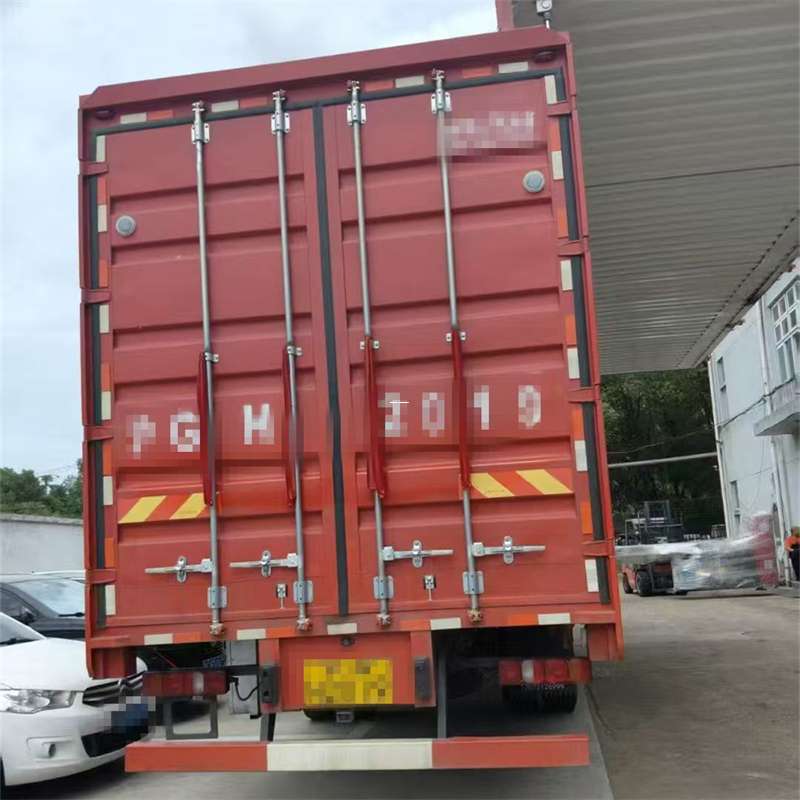 丹巴县普定县进仓物流：专线直达的多元货运之旅